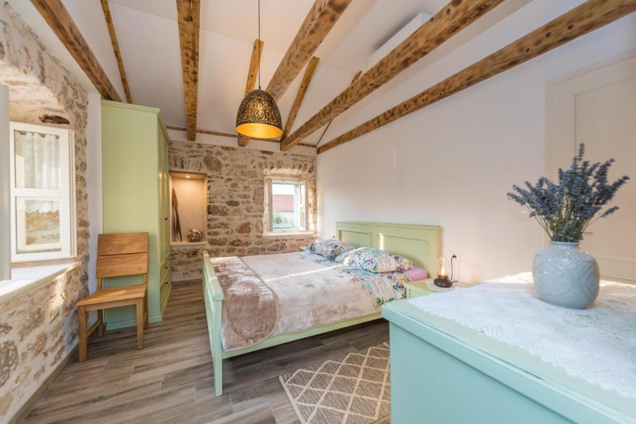 Holiday Home Lipa Nasa Nevidane Екстер'єр фото