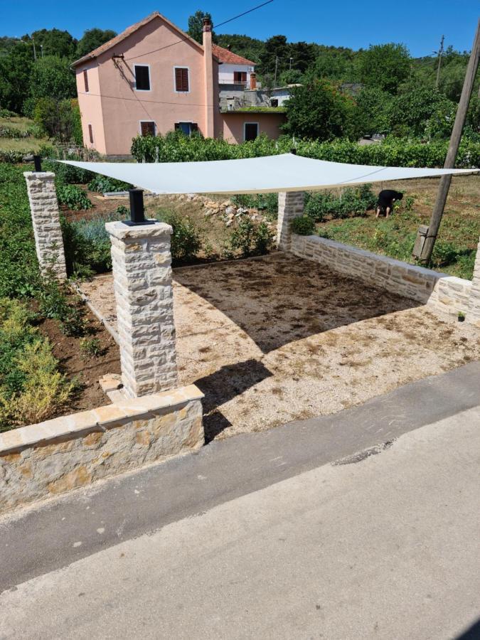 Holiday Home Lipa Nasa Nevidane Екстер'єр фото
